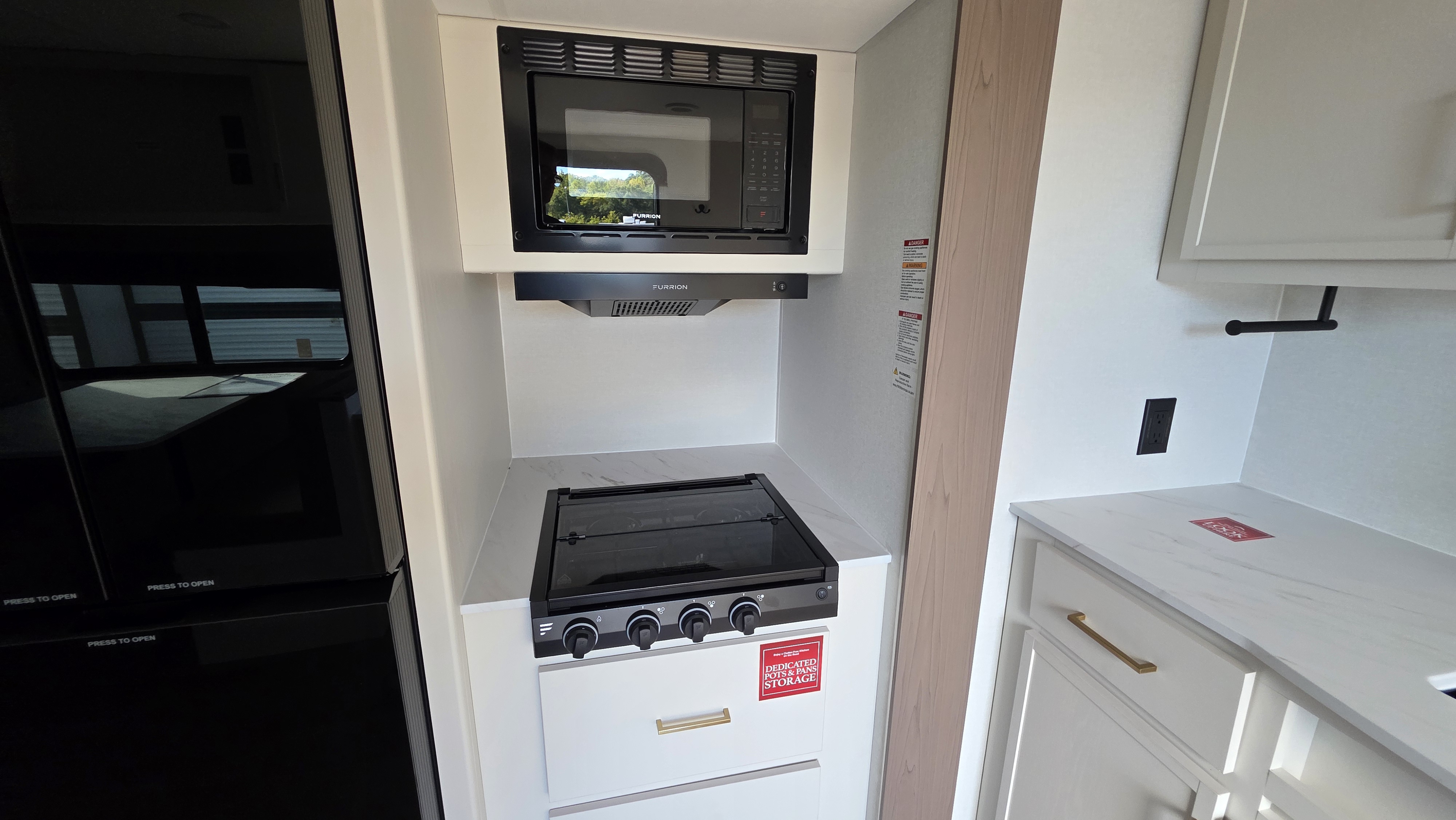 2027 GRAND DESIGN TRANSCEND 26BHX - Image 16