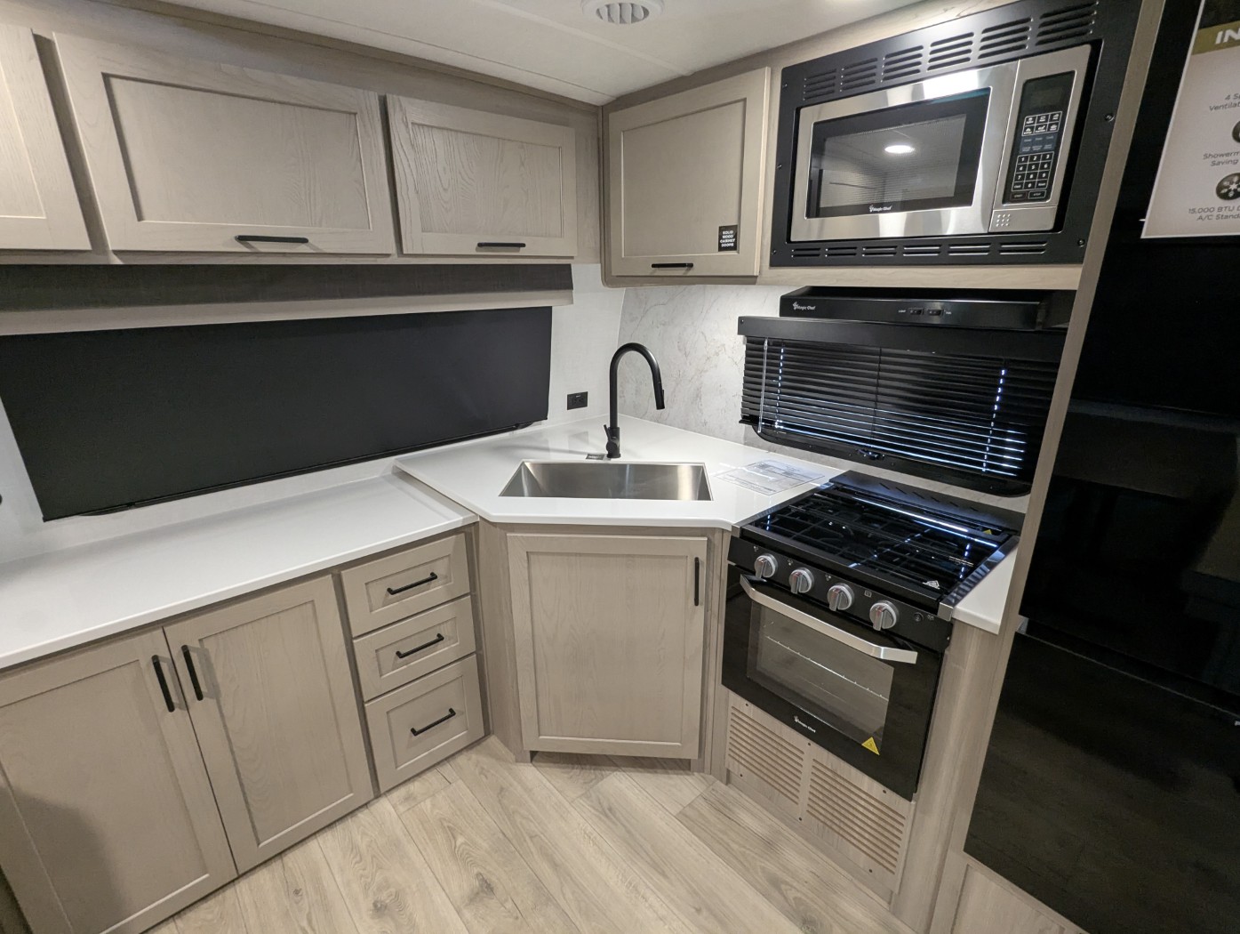 2026 Forest River Rockwood Ultra Lite 2608BS - Image 24