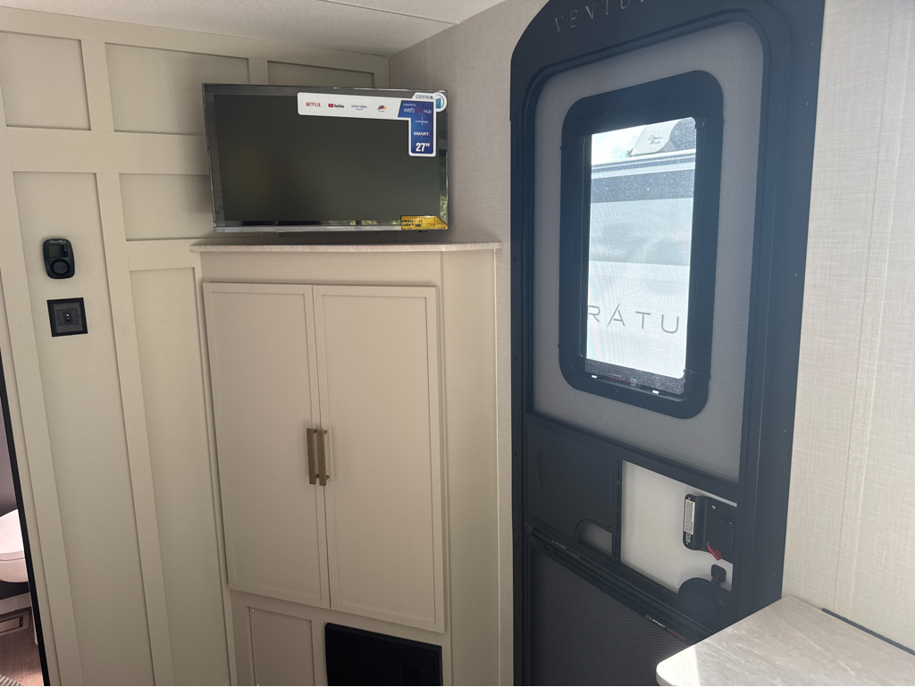 2027 VENTURE RV STRATUS 282VFD - Image 27