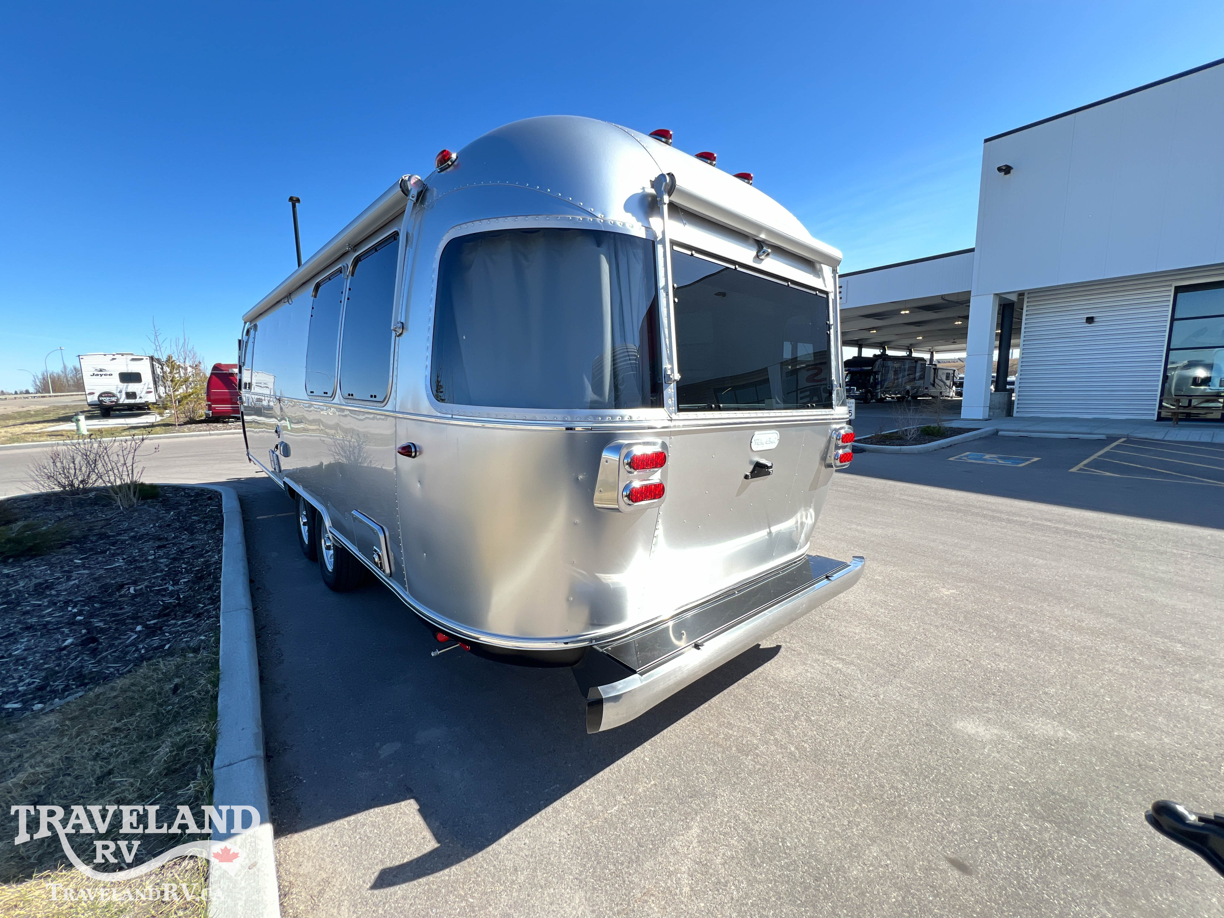 2026 Airstream Flying Cloud 27FB - Image 6