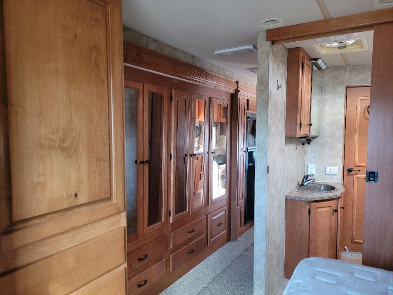 2008 Gulf Stream Conquest Super Nova 6372 - Image 19