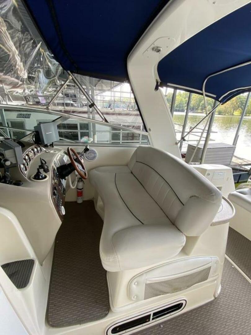 2000 Rinker - Image 12