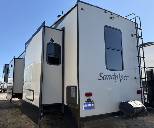 2022 Forest River Sandpiper Luxury 379FLOK - Image 5