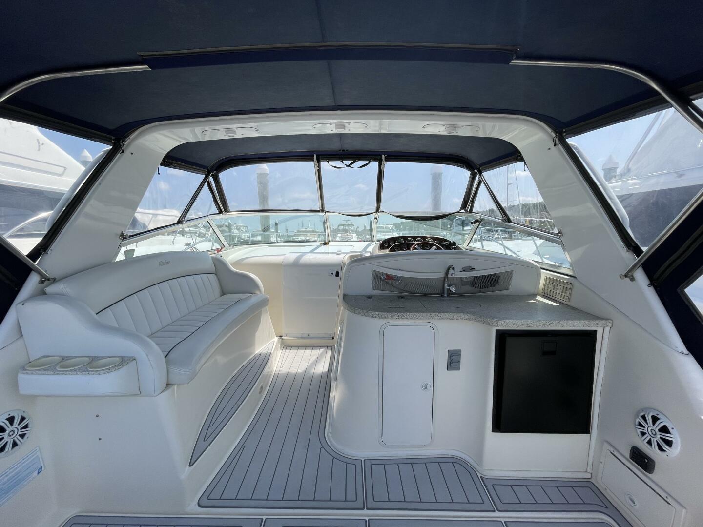 2000 Rinker 342 Fiesta Vee - Image 4