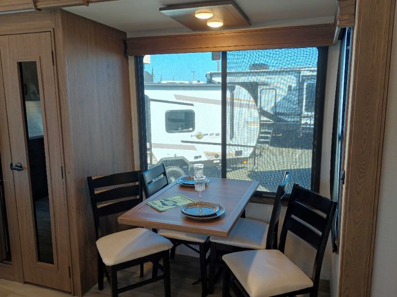 2024 Alliance RV Paradigm 395DS - Image 19
