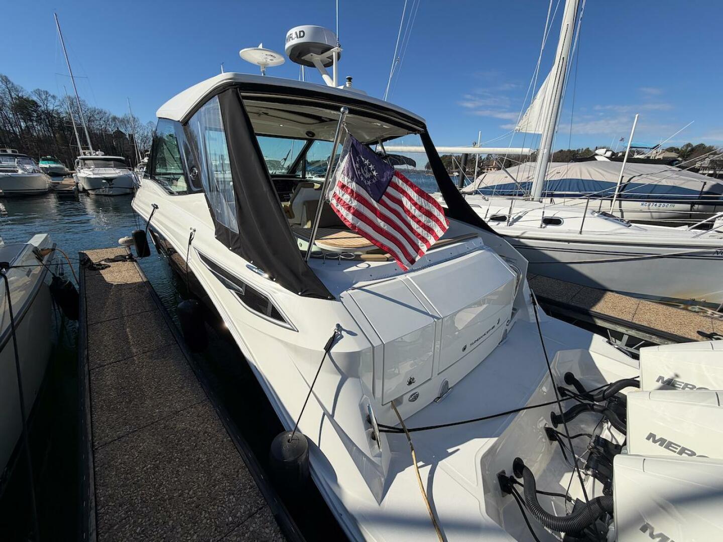 2023 Sea Ray 320 Outboard - Image 9