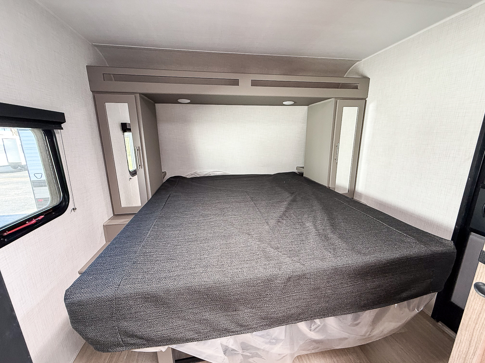 2026 KEYSTONE HIDEOUT 212RKS - Image 38