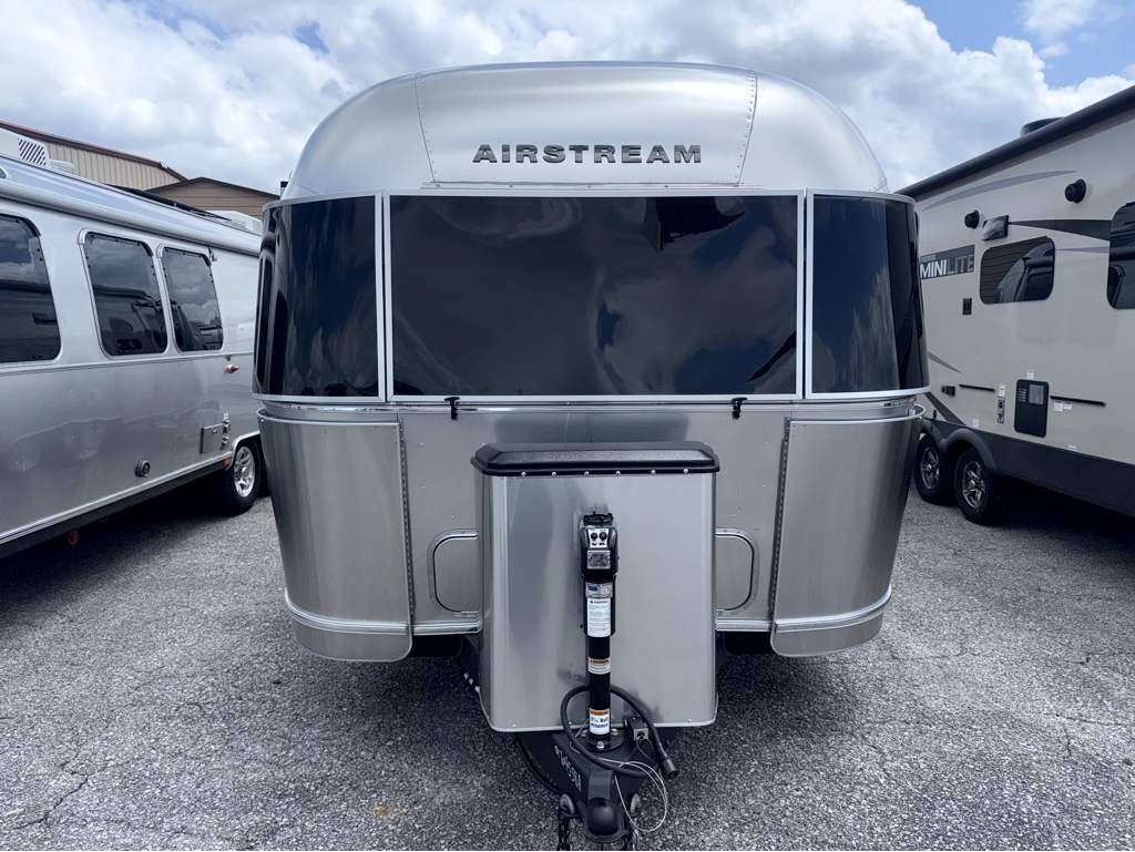 2024 AIRSTREAM GLOBETROTTER 27FB TWIN - Image 7