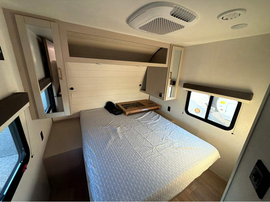 2027 JAYCO JAY FLIGHT 295TBS - Image 18