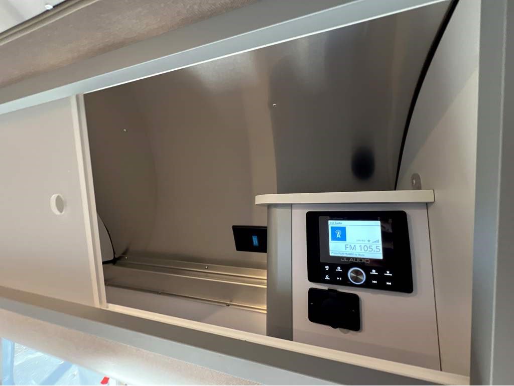 2026 AIRSTREAM CARAVEL 20FB - Image 7