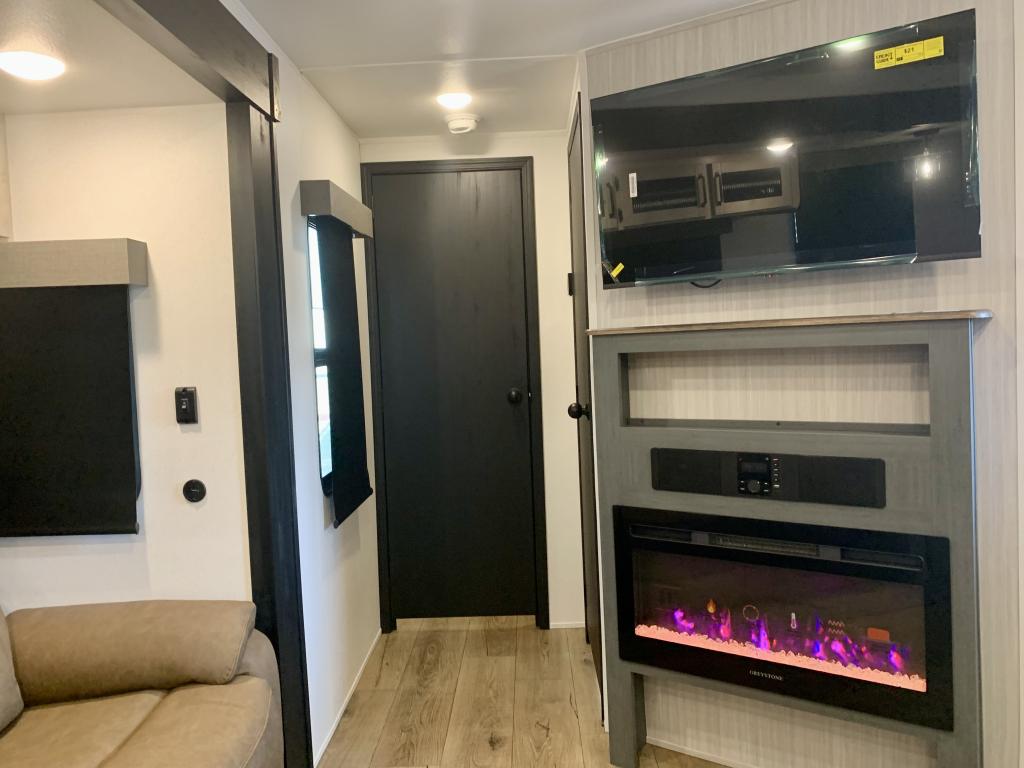 2026 PALOMINO 32BH2B - Image 22
