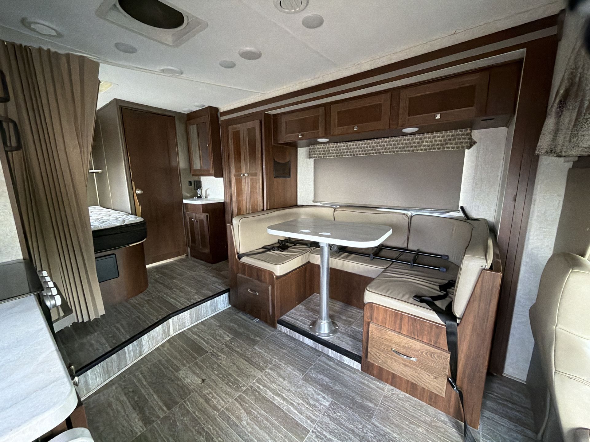 2020 Forest River Sunseeker 2290S - Image 22
