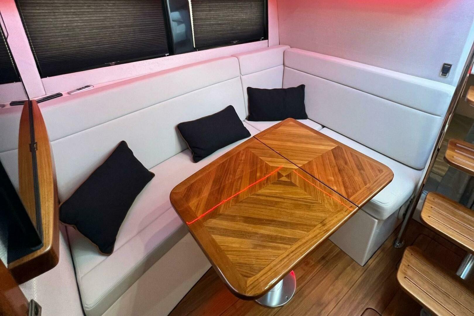 2022 Boston Whaler Conquest 405 - Image 21