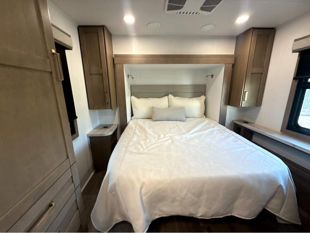 2027 JAYCO GREYHAWK 30Z - Image 26