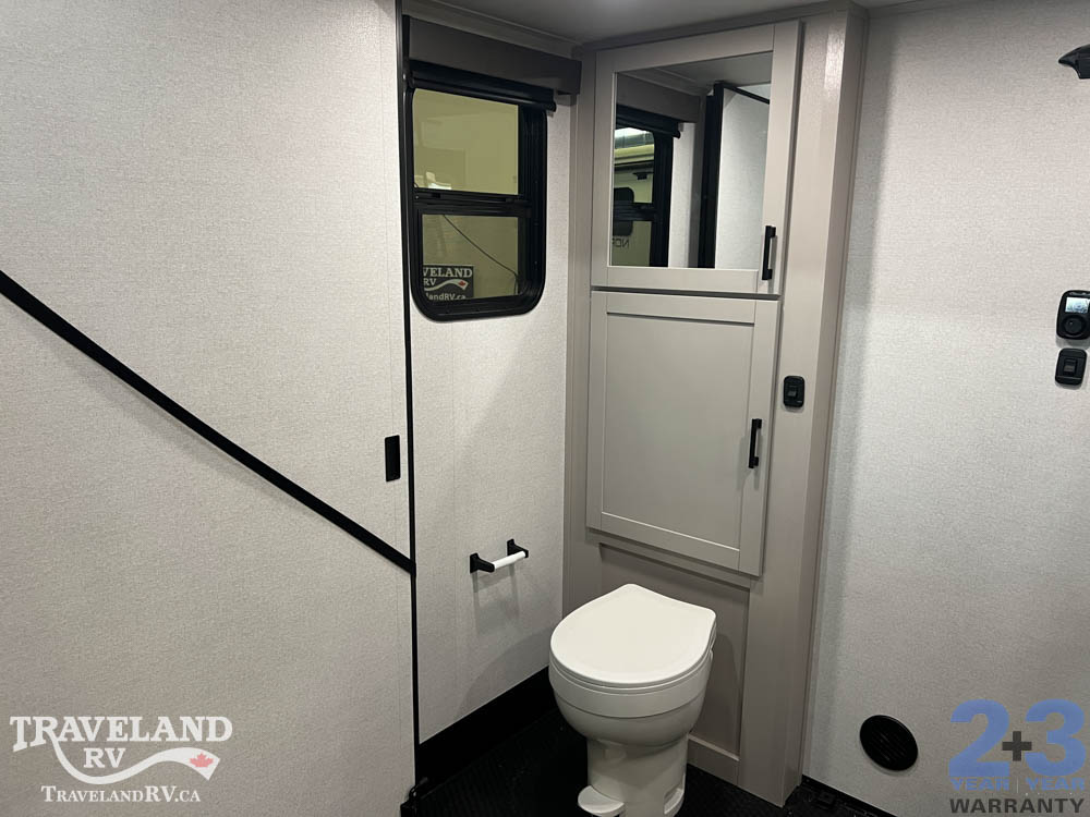 2027 Jayco Seismic Fifth Wheel Toy Hauler 395 - Image 21