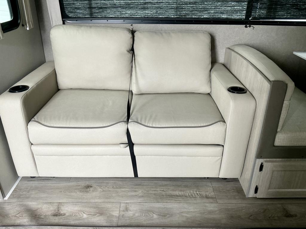 2026 COACHMEN 333DORM - Image 12