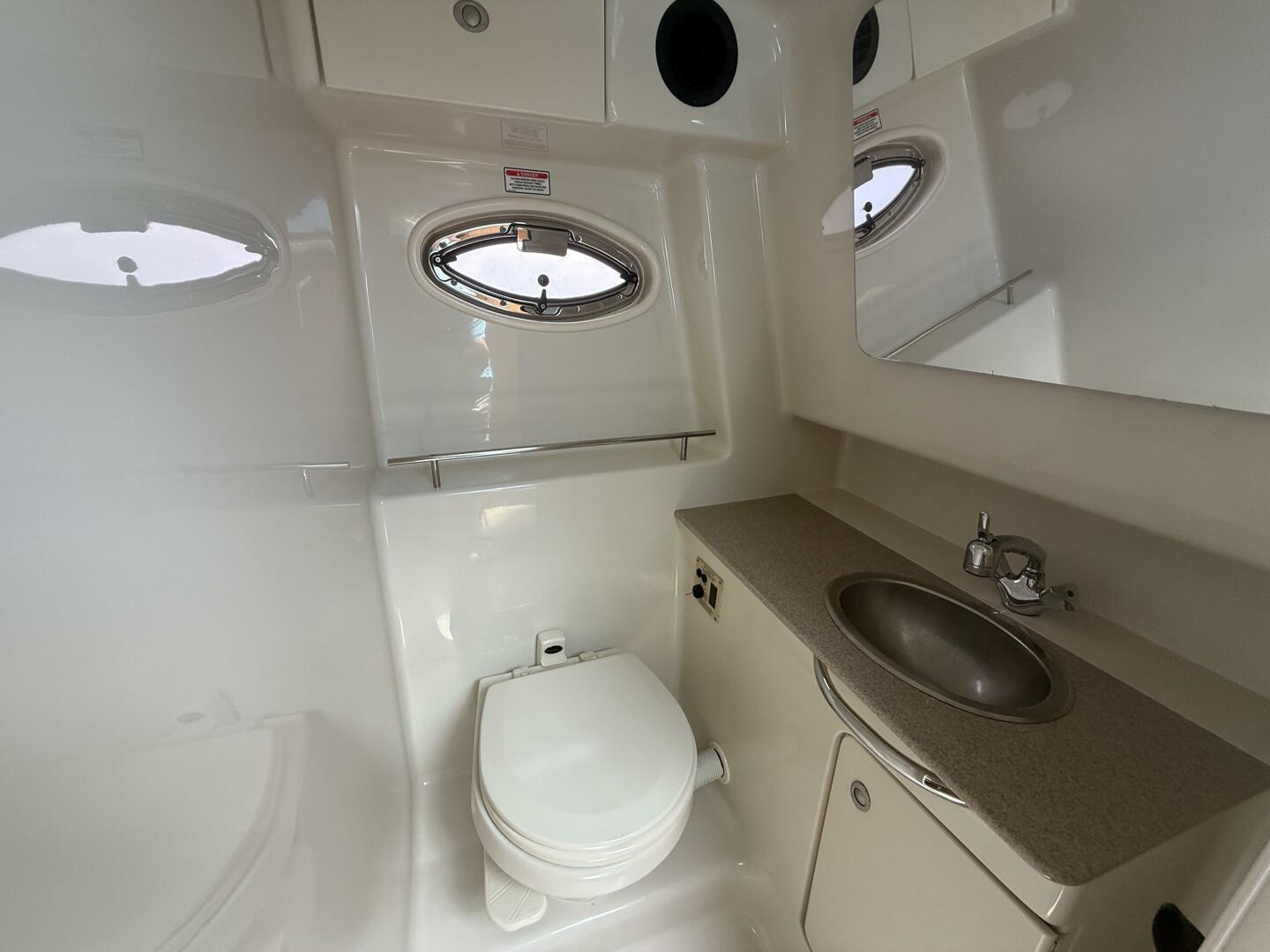 2006 Sea Ray 290 Sundancer - Image 16
