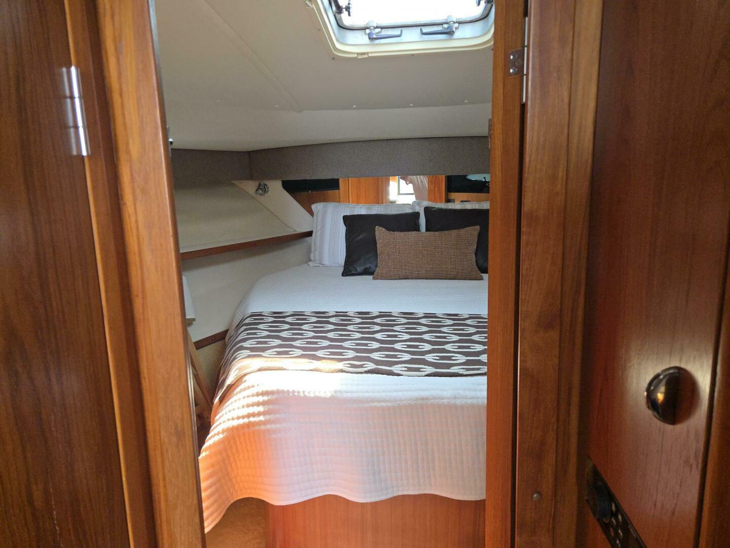 2001 Tiara Yachts 3800 Express - Image 6