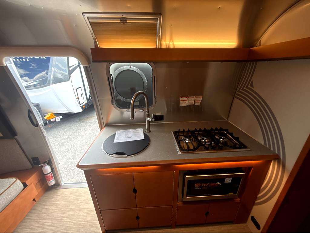 2026 AIRSTREAM FRANK LLOYD WRIGHT 28RBT - Image 13