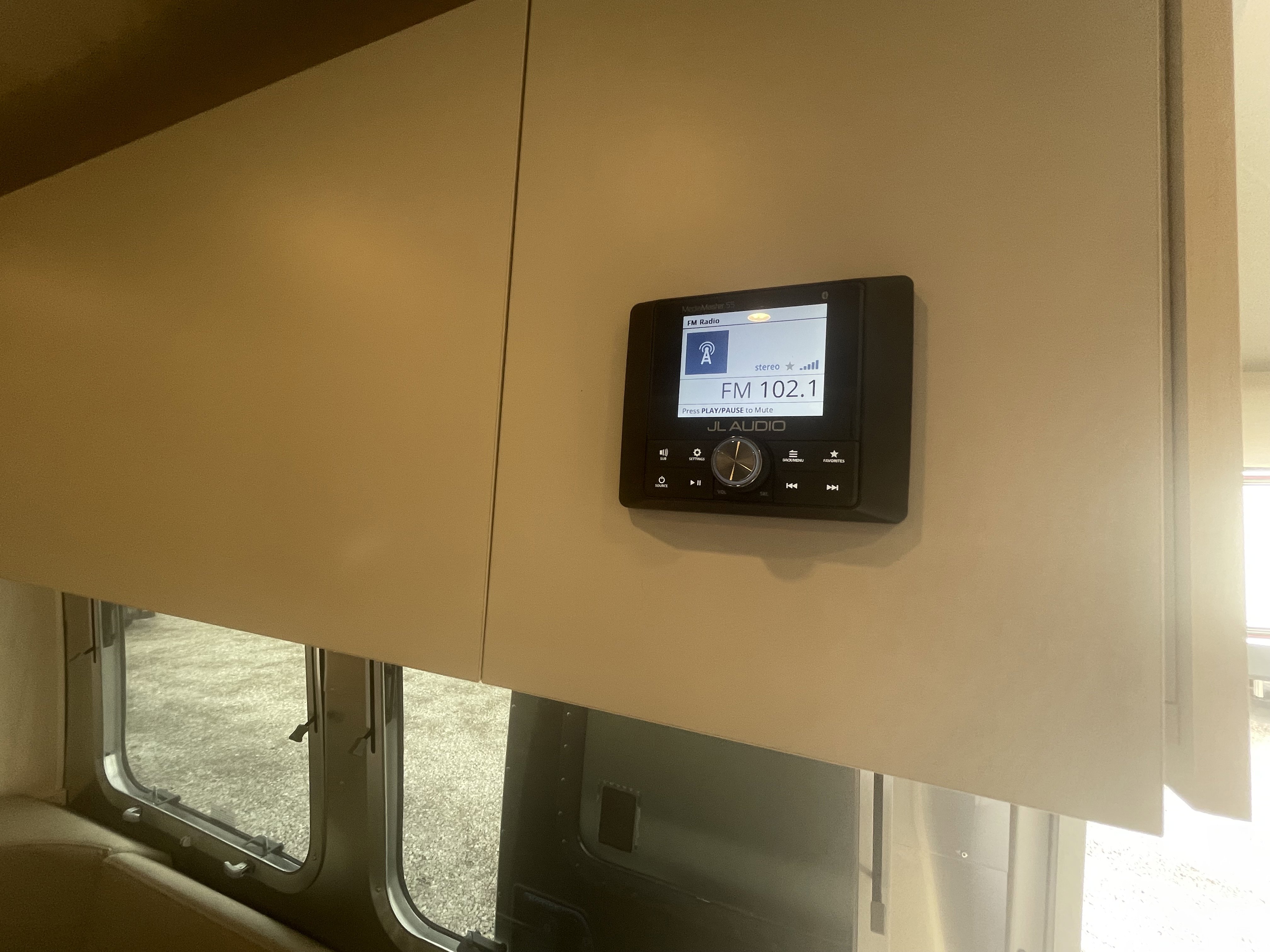 2026 AIRSTREAM FLYING CLOUD 23FBT - Image 27