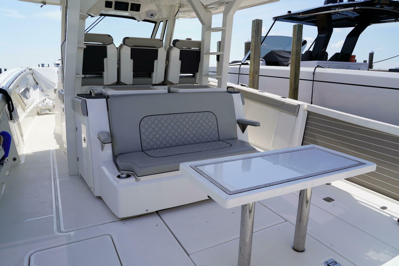 2022 PURSUIT S 428 Sport Base - Image 14