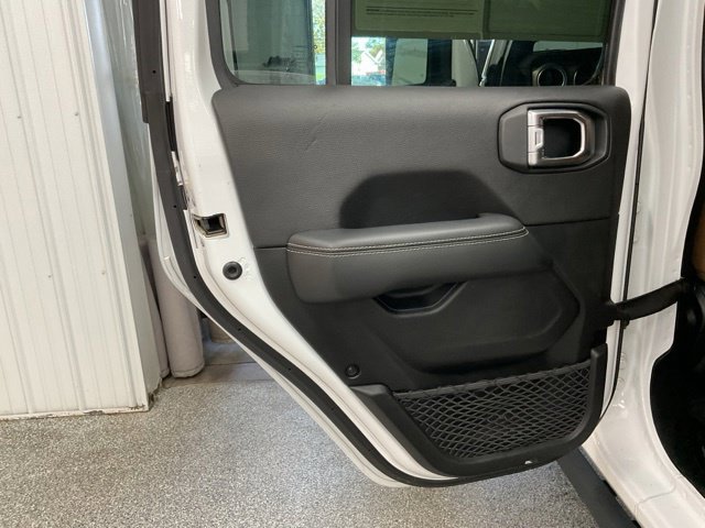 2020 Jeep Gladiator Crew Cab Rubicon 4WD - Image 23