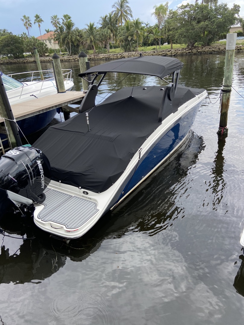 2019 Sea Ray SDX 270 Outboard - Image 12
