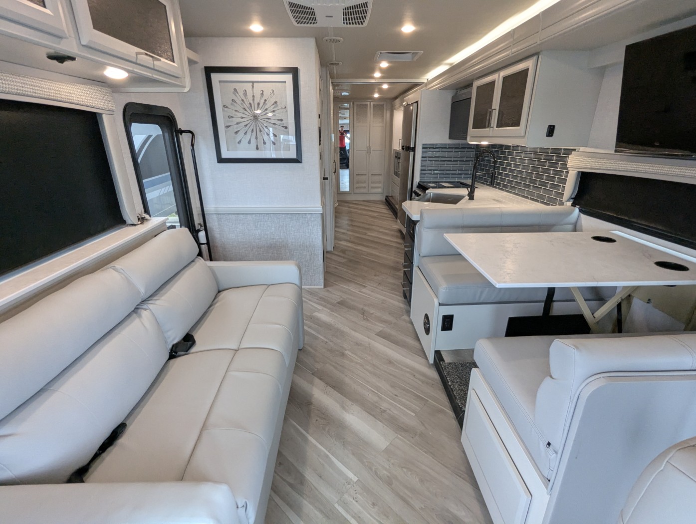 2026 Holiday Rambler Invicta 32RW - Image 14