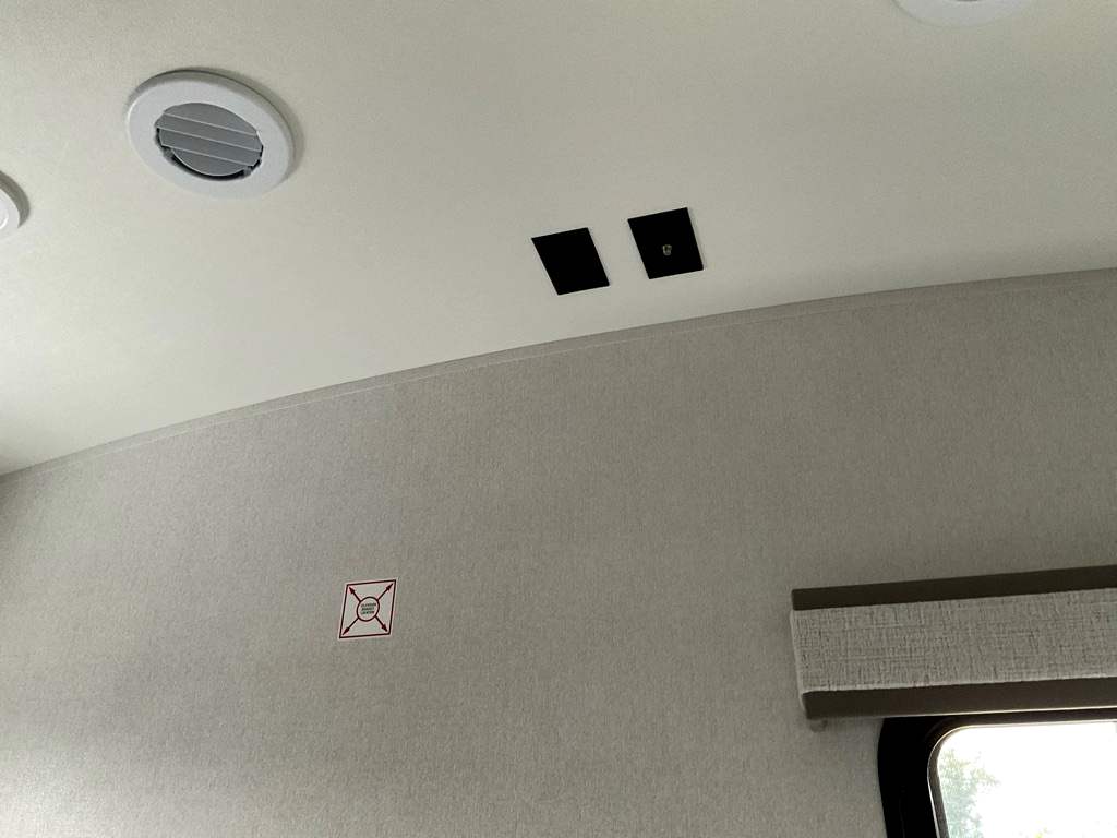 2027 JAYCO NORTH POINT 391TBBH - Image 27