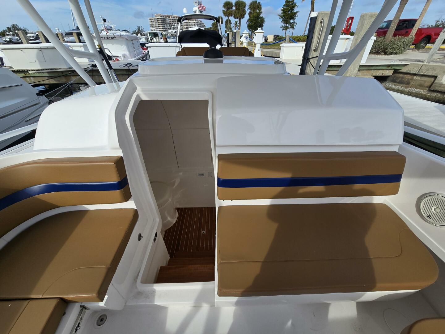 2018 Intrepid 375 Walkaround - Image 32