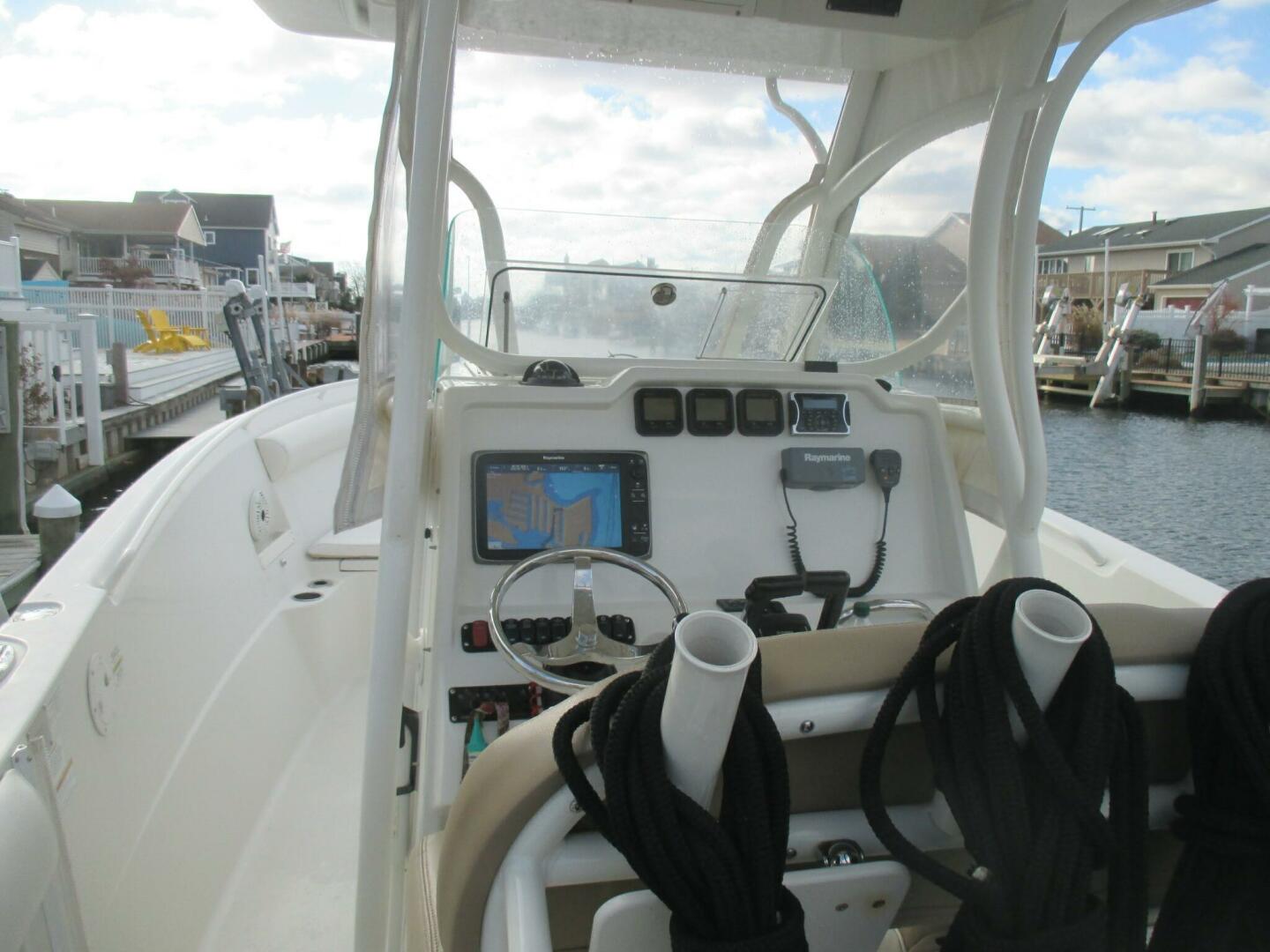 2013 Sailfish 270 CC - Image 17