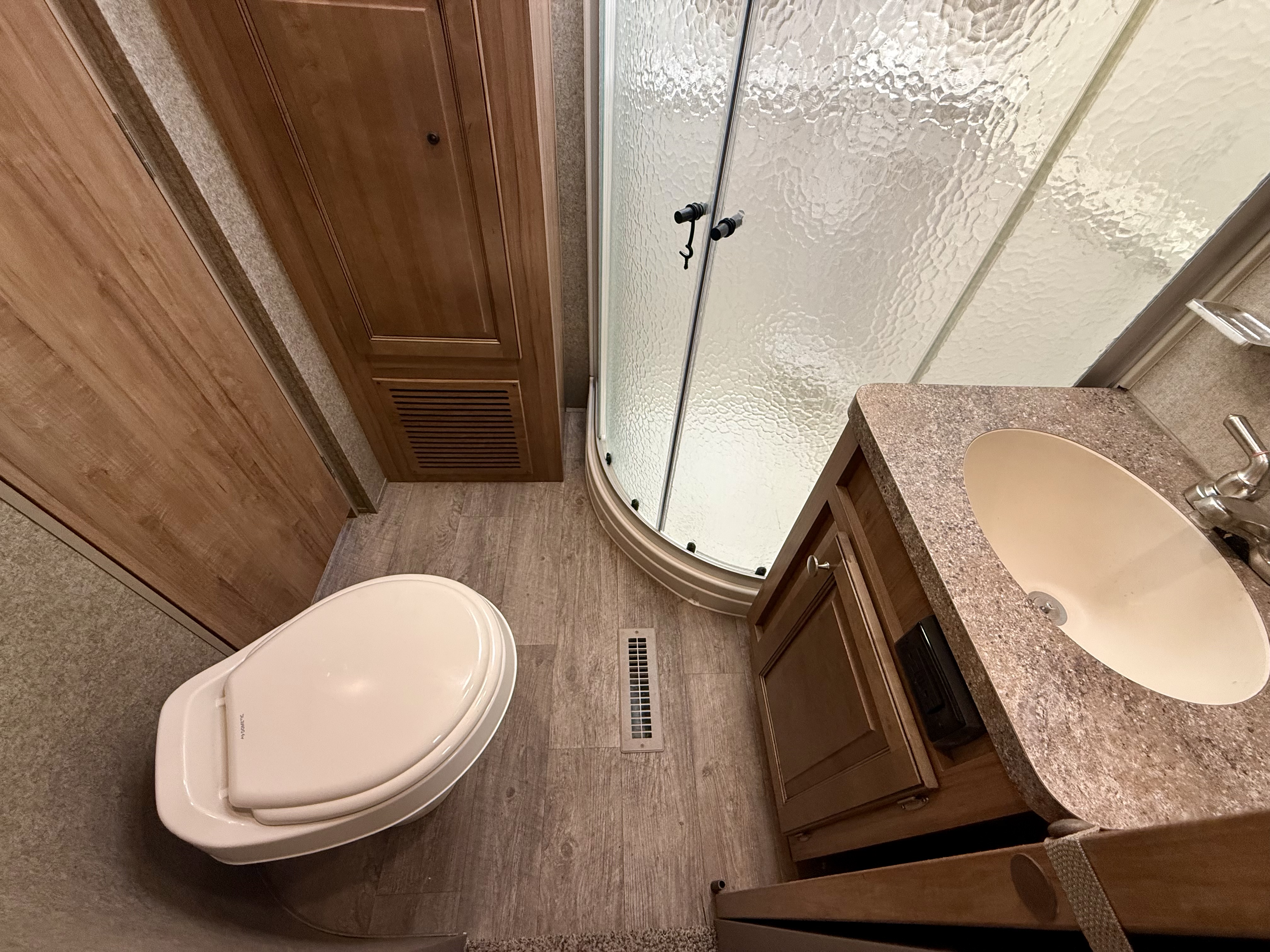 2018 Forest River Rockwood Ultra Lite 2650WS - Image 11