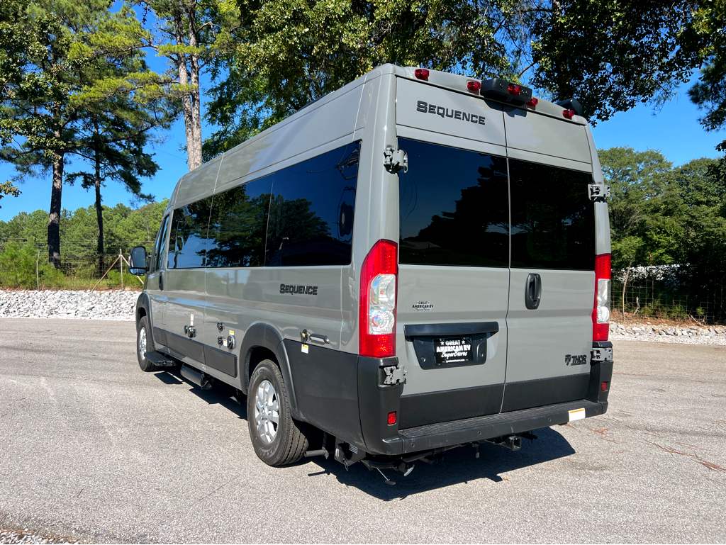 2027 THOR MOTOR COACH SEQUENCE 20L - Image 3