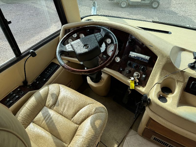 2004 Monaco Executive 40PBT - Image 4