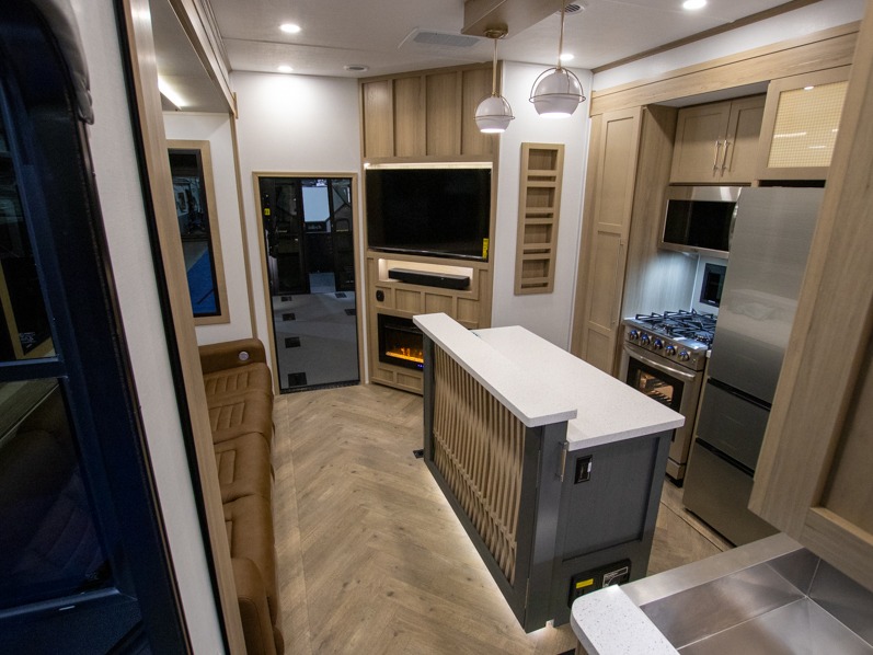 2025 Keystone Raptor 415 - Image 26
