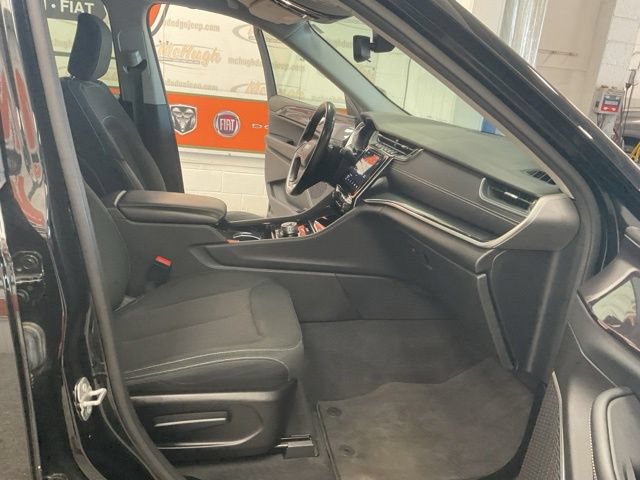 2022 Jeep Grand Cherokee L Utility 4D Laredo 4WD - Image 26
