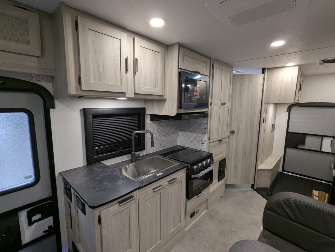 2027 Coachmen Cross Trail 22XG - Image 19