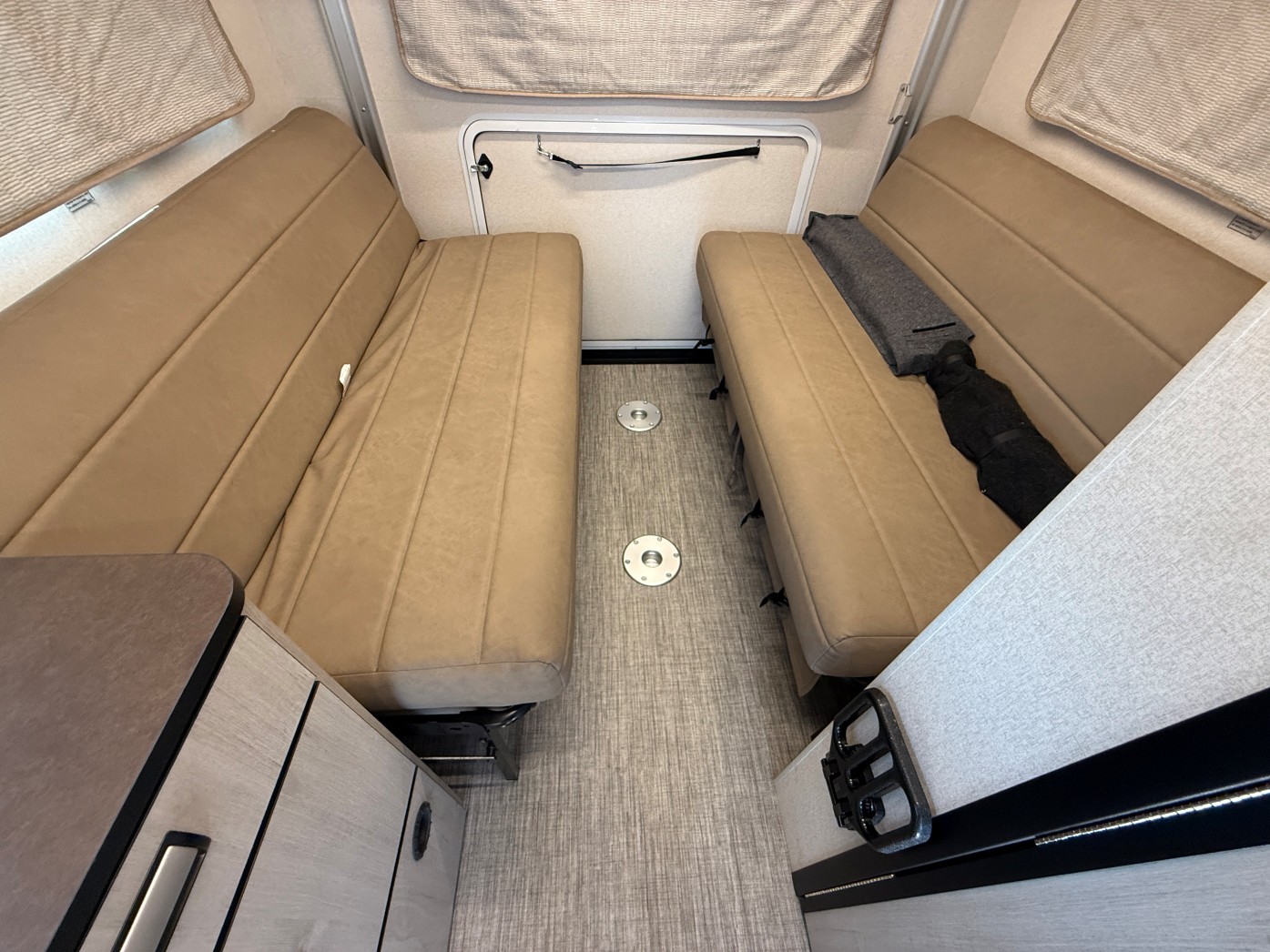 2027 Winnebago Elora 19DC - Image 21