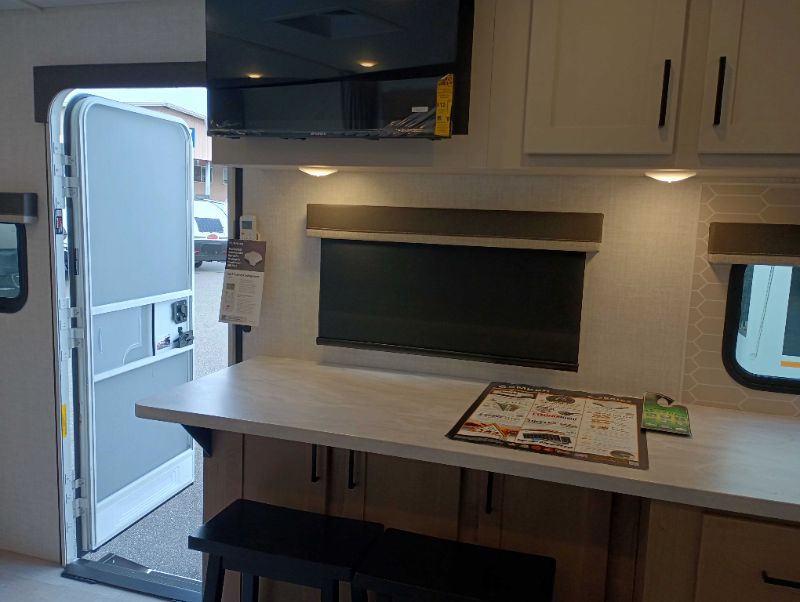 2026 Ember RV E-Series 21RKE - Image 12