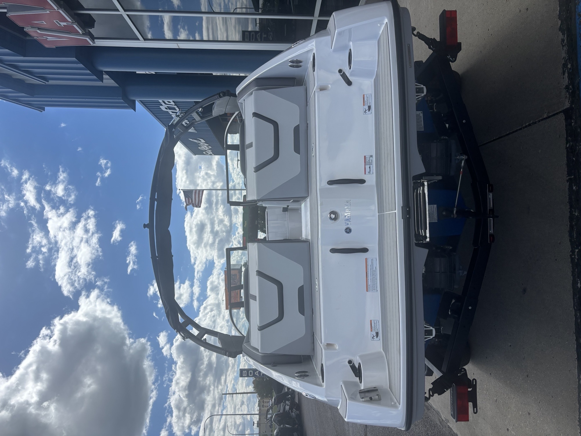 2026 Yamaha Boats AR220 - Image 2