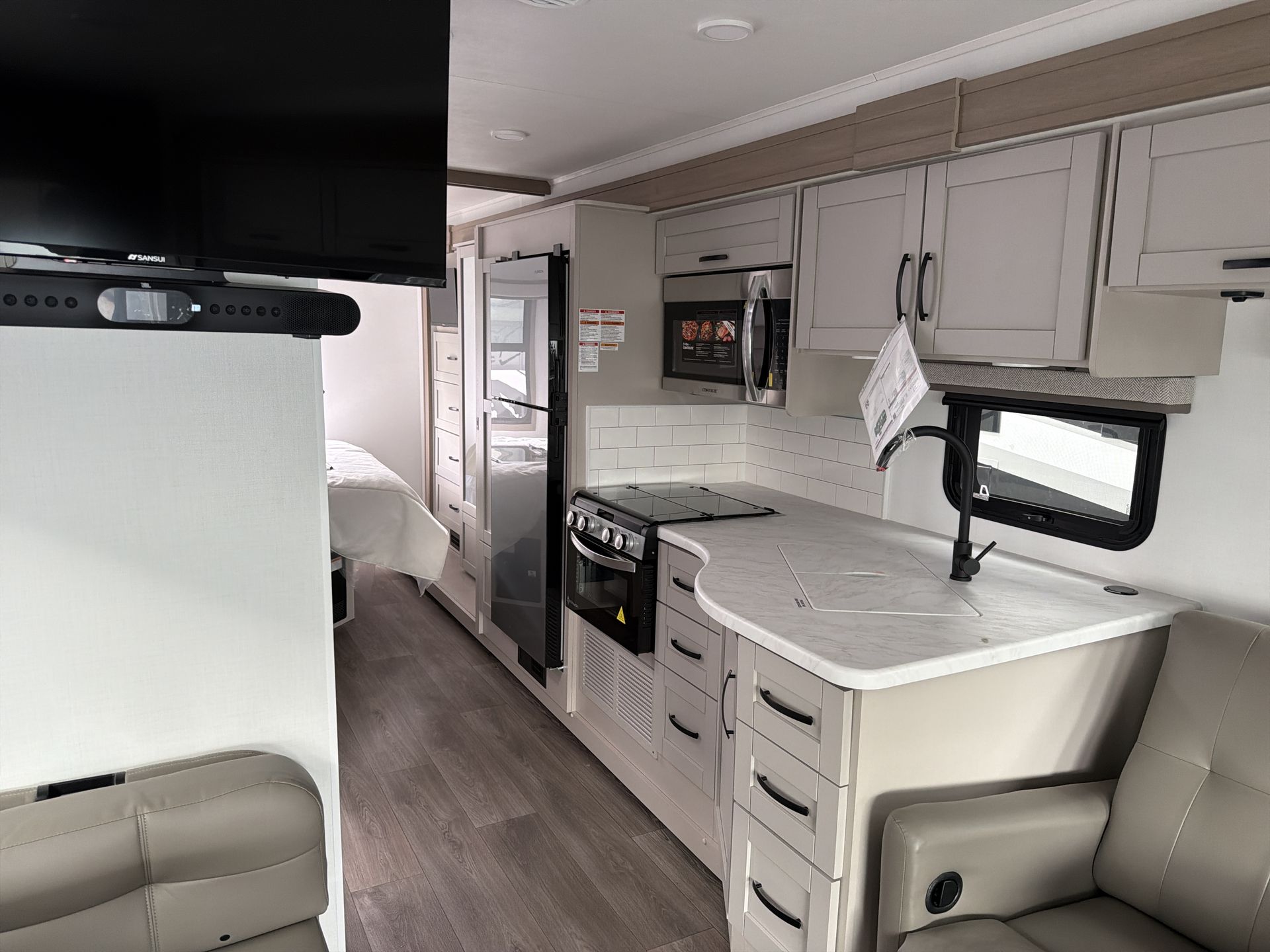 2027 Entegra Coach Vision 29S - Image 18
