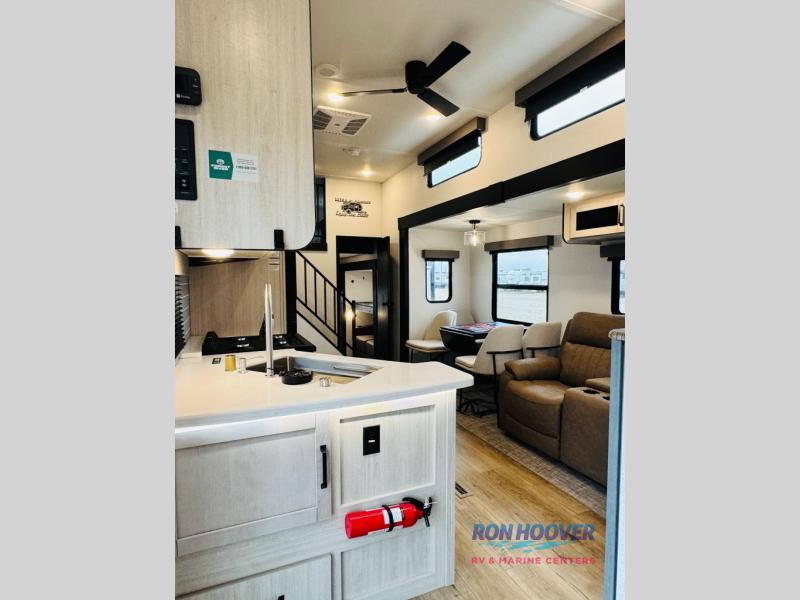 2026 PALOMINO 429LFT - Image 2