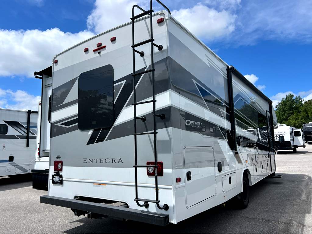 2027 ENTEGRA COACH ODYSSEY 29V - Image 4