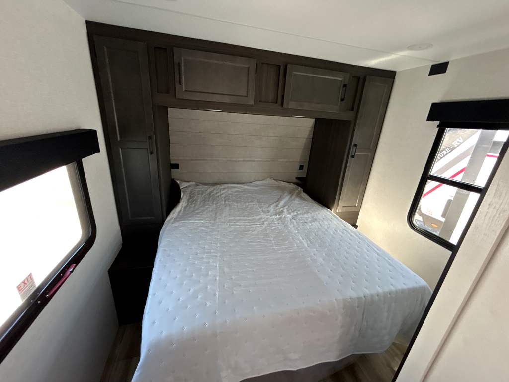 2026 VENTURE RV SPORTTREK STINGER 181VRK - Image 16