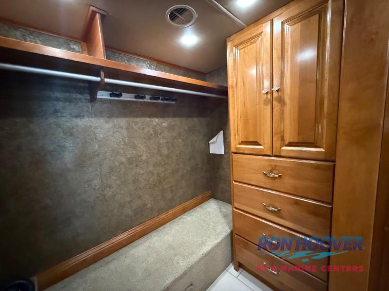 2015 TIFFIN PHAETON M40AH - Image 10