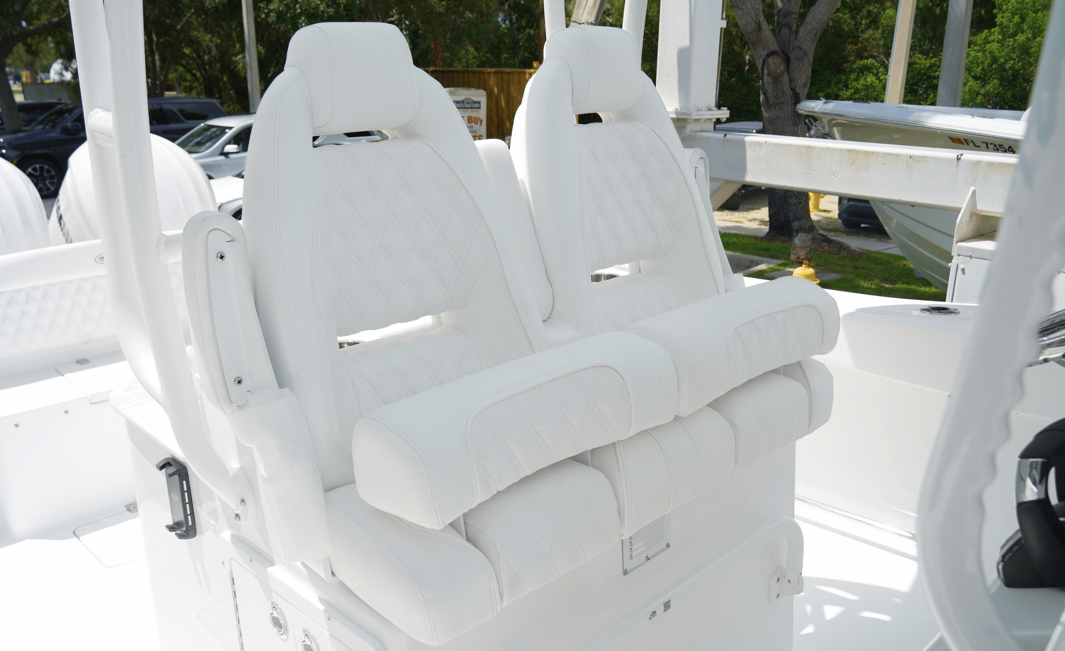 2027 SEA HUNT ULTRA 305SE - Image 59