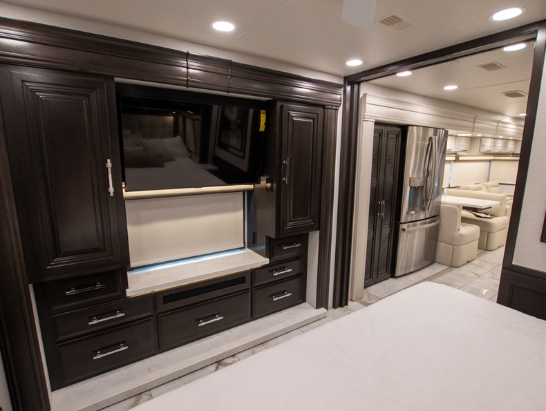 2026 Entegra Coach Anthem 44V - Image 22