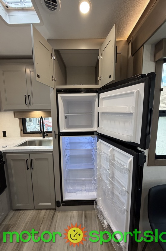 2027 KZ RV Durango Half-Ton D256RKT - Image 18