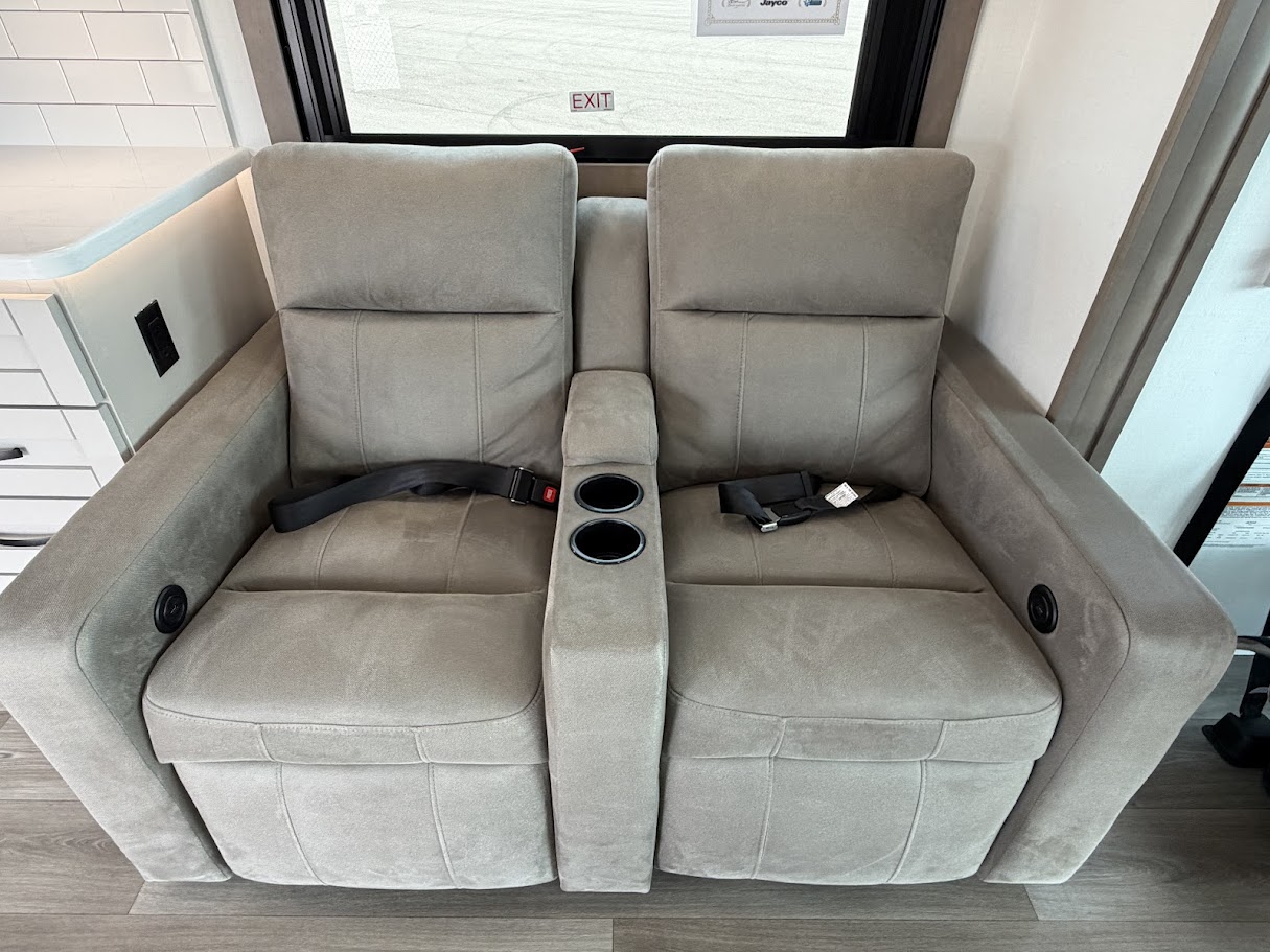 2027 JAYCO PRECEPT 31UL - Image 21