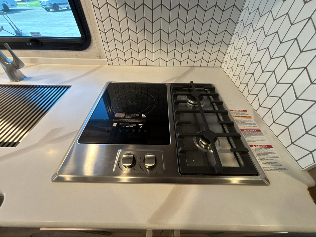 2026 THOR MOTOR COACH PASADENA 38FX - Image 19